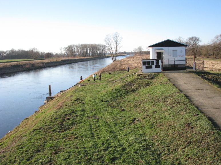 021 Vltava u Zelčína 26.12.2009