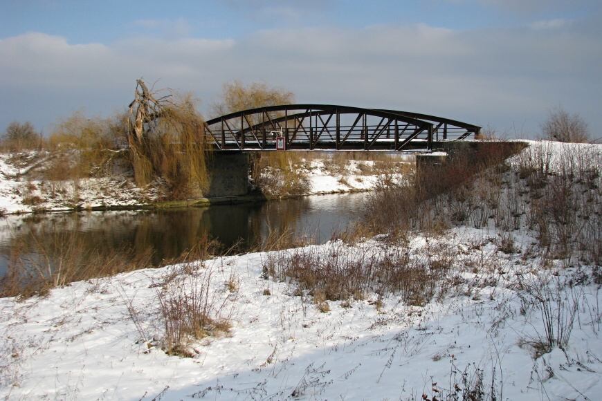 053 Zelčínský most a torzo smuteční vrby 28.12.2010