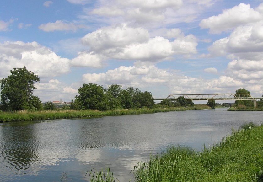 015a Obratiště lodí před Zelčínem 20.7.2008